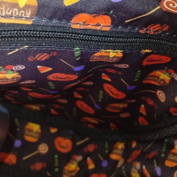 Loungefly Disney Tigger Vampire Crossbody NWT - Picture 9 of 12